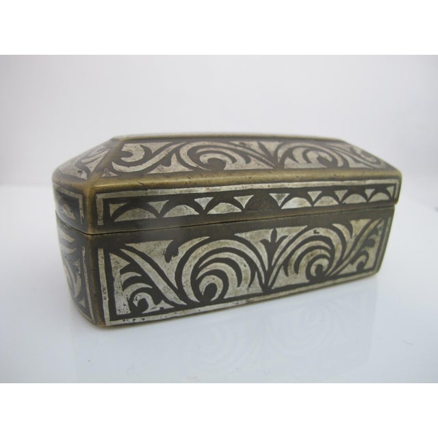 Antique Mindanao Philippine Silver Inlaid Brass Okir Betel Nut Lotoan Box For Sale In Portland, OR - Image 6 of 14