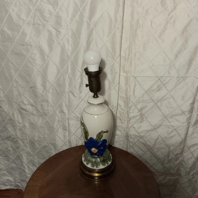 Mid-Century Modern Vintage Ceramic Lamp With Raised Morning Glory Floral and Gilt For Sale - Image 3 of 18