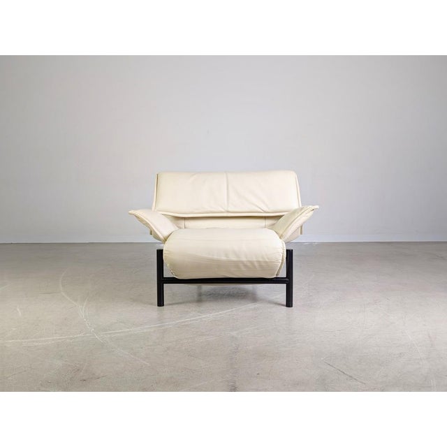 Beautiful Cassina "Veranda" armchair in light leather. Designed by Vico Magistretti, this piece is considered a true...