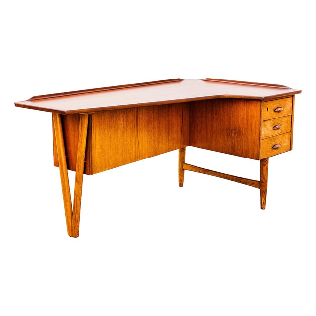 1950s Danish Modern Teak and Oak Boomerang Desk by Peter Lovig Nielsen, Attributed For Sale
