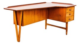 Example of Executive Desks