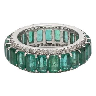 Natural 5.50 cts emerald & 0.75 cts diamond ring in 14k gold For Sale