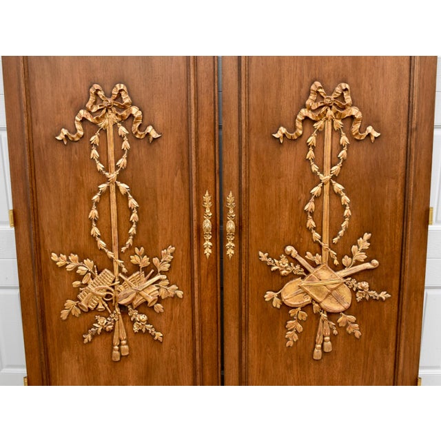 Vintage Hollywood Regency Carved Gilded Wood Doors Pair Louis XVI Neoclassical For Sale In Philadelphia - Image 6 of 15