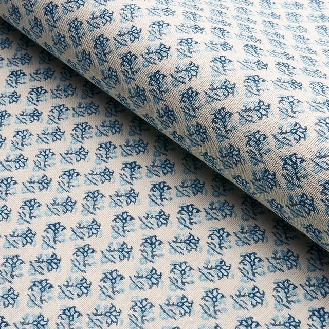 Contemporary Schumacher x Mark D. Sikes Oleander Indoor/Outdoor Fabric in Indigo For Sale - Image 3 of 4