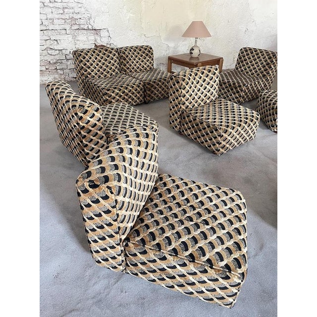 There is a certain ease to this piece — a balance between comfort and form that defines the spirit of Italian design in...