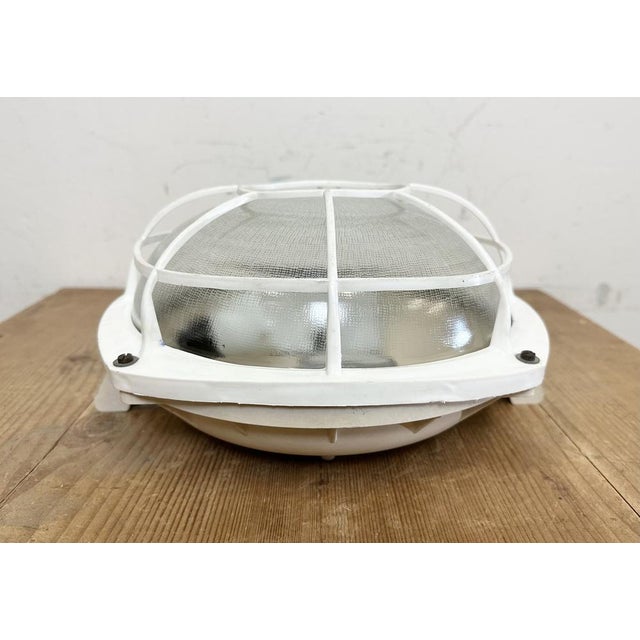 Industrial Industrial Bakelite Wall or Ceiling Light from Elektrosvit, 1980s For Sale - Image 3 of 16