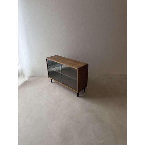 Brown Walnut Veneer Display Cabinet, 1960s For Sale - Image 8 of 8