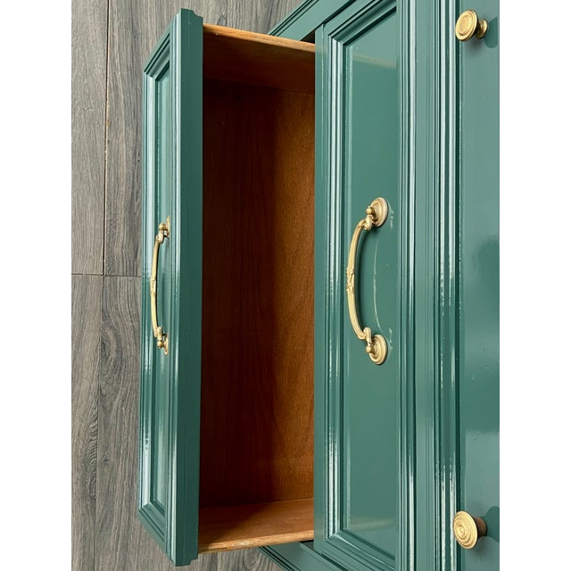 Mid-Century Forrest Green High Gloss Lacquered Desk of Four Drawers For Sale In Miami - Image 6 of 11