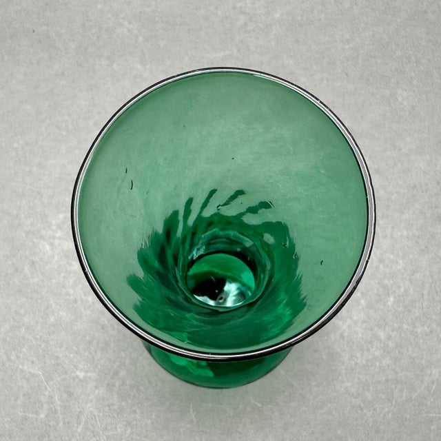 1960s Vintage Italian Empoli Emerald Green Art Glass Bud Vase With Twisted Stem For Sale - Image 5 of 8