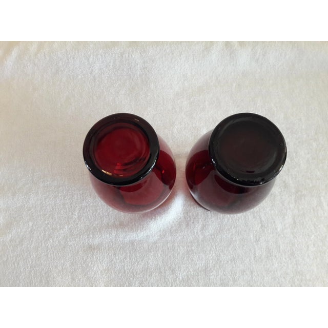 Mid-Century Modern 1950s Vintage Red Ruby Curved Glass Vases- Set of 2 For Sale - Image 3 of 4