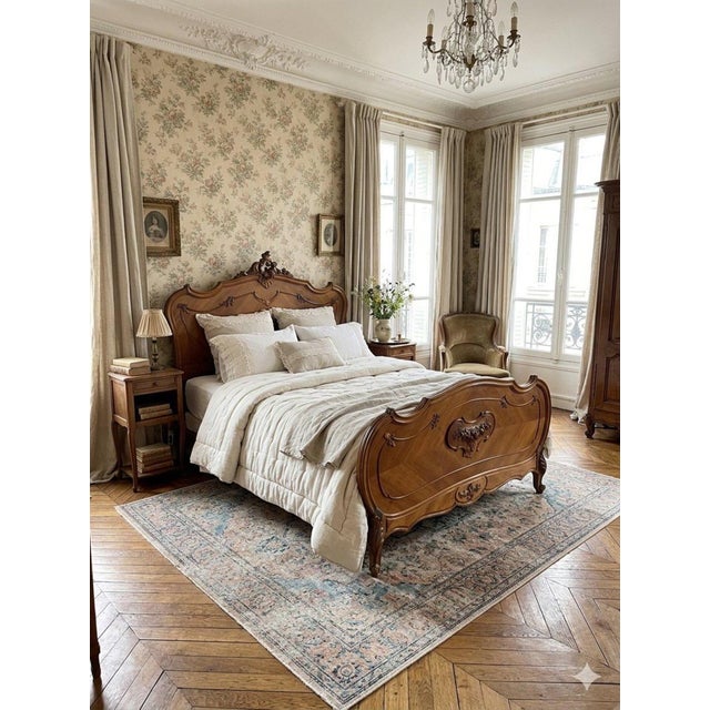 INCREDIBLE!! If this bed could talk the story it would tell of the travels it has had to lead it to your door. This is an...