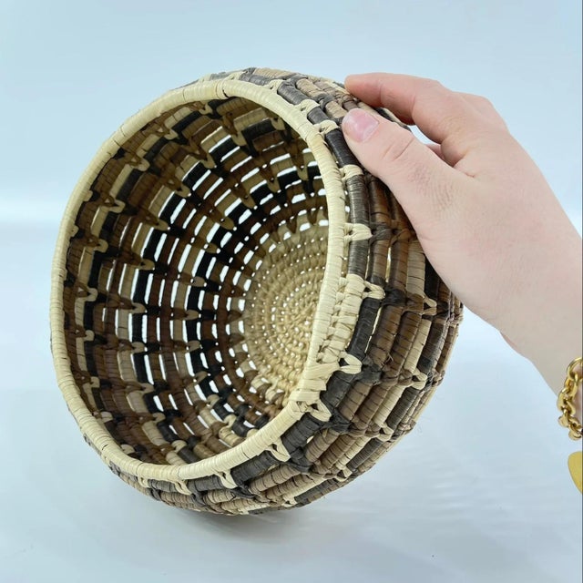Textile Early 20th Century Zulu Basket South Africa 9inch MATTER COLLECTION For Sale - Image 7 of 8
