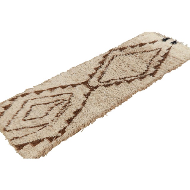 Rug & Kilim Vintage Moroccan Runner Rug in Beige-Brown With Diamond Medallions | Rug & Kilim For Sale - Image 4 of 7