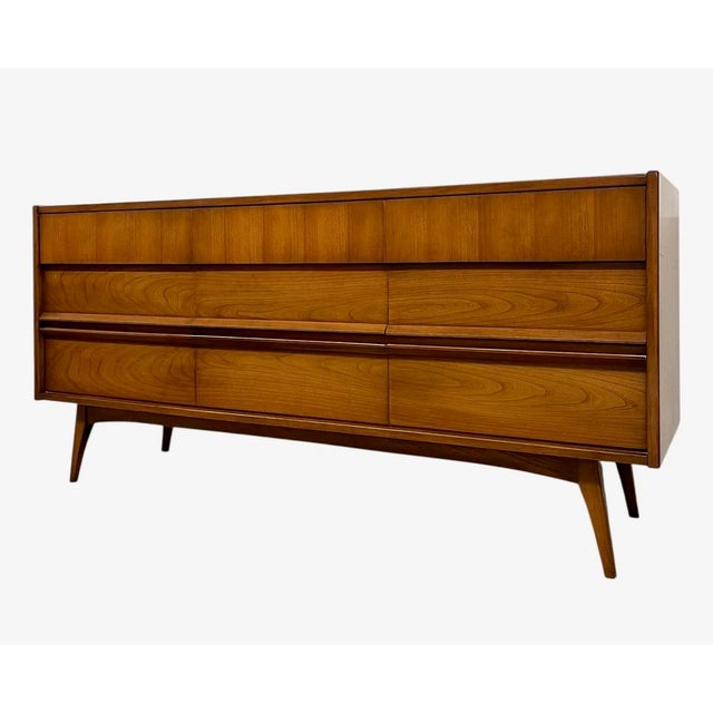 1970s Vintage Mid-Century Modern 4-Piece Bedroom Set - 9-Drawer Lowboy Dresser, Tall Highboy Dresser & Pair of Nightstands For Sale - Image 5 of 12