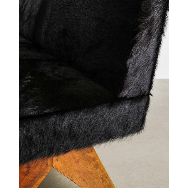 1950s Mid-Century French Wooden & Brown Pony Hair Public Bench Sofa from Pierre Jeanneret, Chandigarh, India, 1950s For Sale - Image 5 of 7