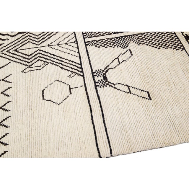Modern Tribal Moroccan Style Handmade Beige Wool Rug For Sale In New York - Image 6 of 11