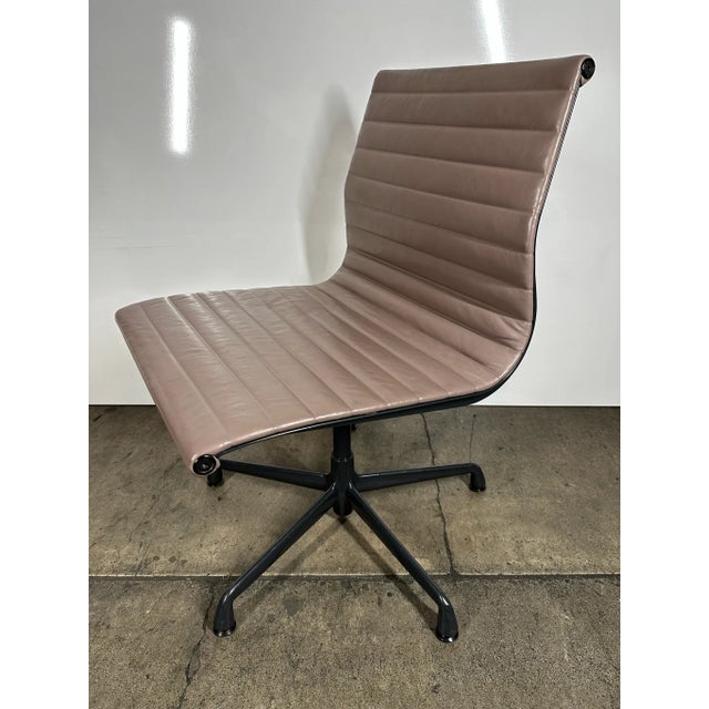 Late 20th Century Eames Aluminum Group Leather Swivel Side Chair For Sale - Image 5 of 10