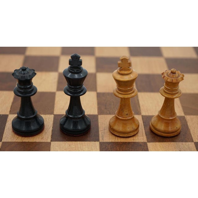 English Staunton Weighted Chess Set with Box and Board, 1890s, Set of 34 For Sale - Image 13 of 18