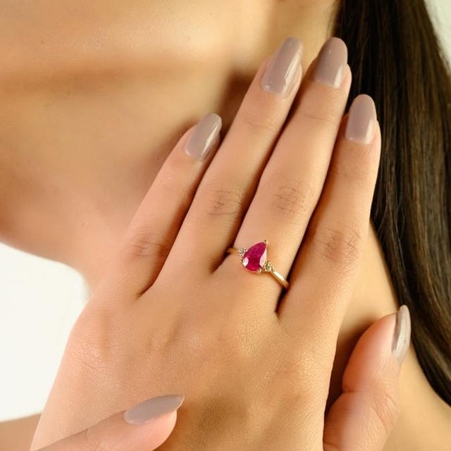 1.21 Carat Certified Ruby and Diamond Statement Ring Size 6 for Wedding in 14k Gold For Sale In New York - Image 6 of 14