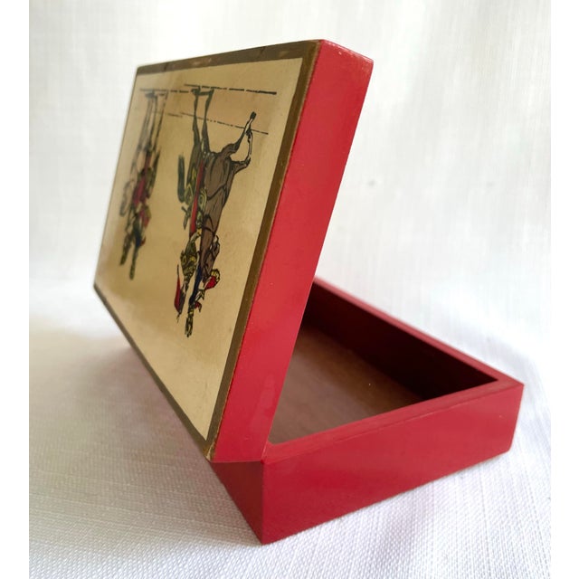 Traditional Vintage Mottahedeh Box With Napoleonic Scene For Sale - Image 3 of 9