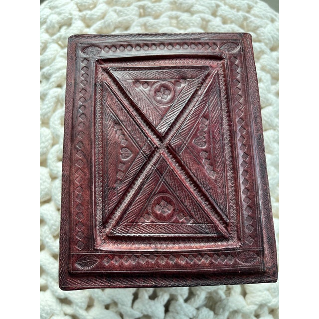 Mid-20th Century Vintage Tuareg Box Hand-Tooled & Hand-Dyed Leather For Sale - Image 4 of 8