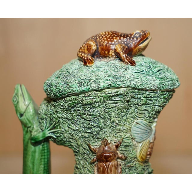 Victorian Portuguese Mafra Palissy Ware Ewer Jug & Saucer, 1880s For Sale - Image 11 of 18