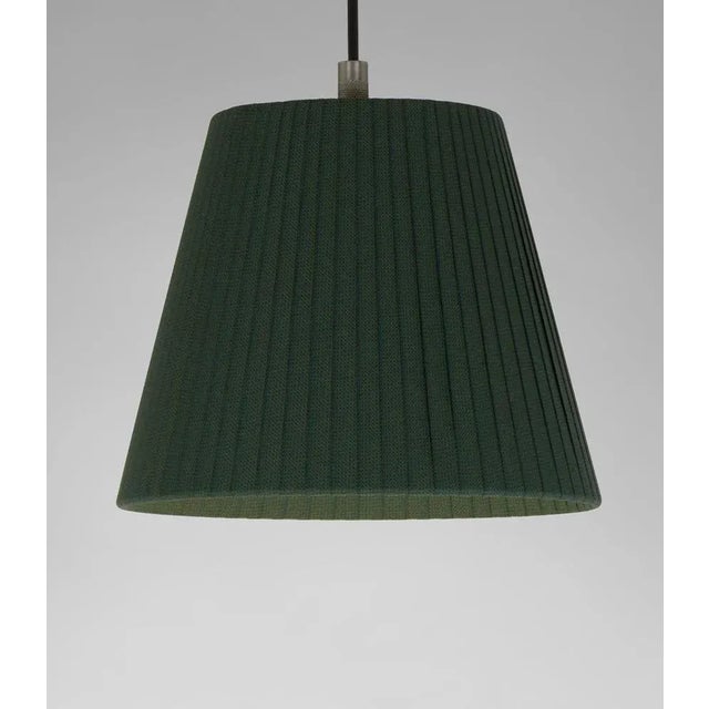 Contemporary Green Sísísí Cónicas PT1 Pendant Lamp by Santa & Cole For Sale - Image 3 of 4
