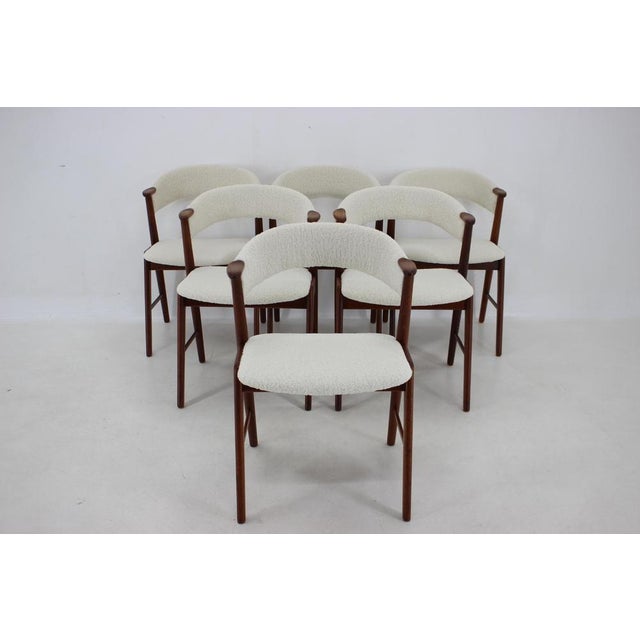 Teak Model 32 Dining Chairs in Sheepskin Fabric by Kai Kristiansen, 1960s, Set of 6 For Sale - Image 4 of 17