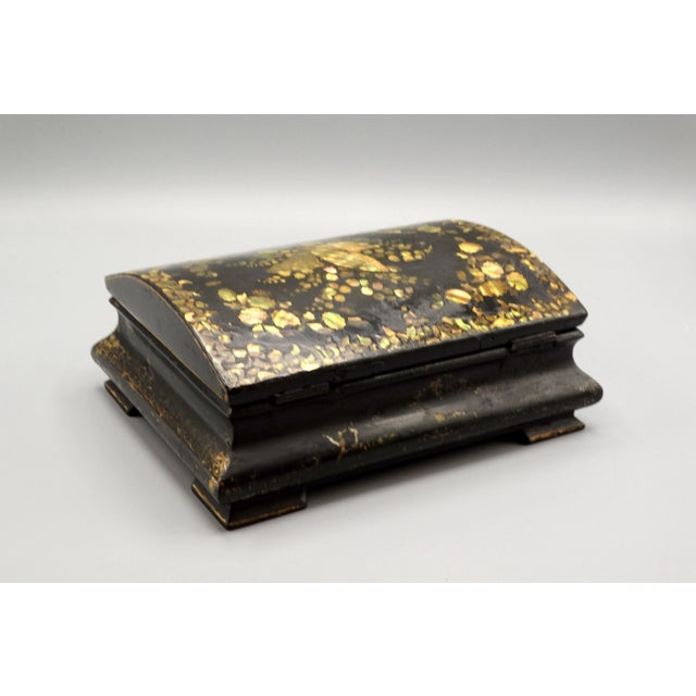 English Antique Chinese Export Lacquered Gilt Papier Mache Box For Sale - Image 3 of 12