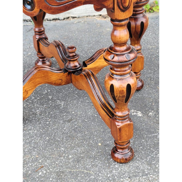 1930s American Jacobean Style Maple Coffee Table With Tray Top Hand-Carved For Sale - Image 12 of 12