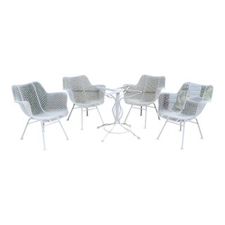 Mid 20th Century Russell Woodard Sculptura Wrought Iron Mesh Patio Dining & 4 Chairs, Attributed For Sale