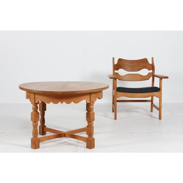 Brutalist Round Oak Coffee Table in the style of Henning Kjærnulf from Axel Einar Hjorth, Denmark, 1970s For Sale - Image 6 of 12