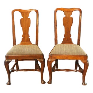 Pair of English Early-Mid 18th Century Queen Anne Side Chairs For Sale
