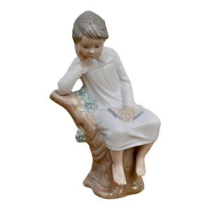 Vintage Lladro Little Boy Thinking on Tree Stump Porcelain Figurine Statue #4876