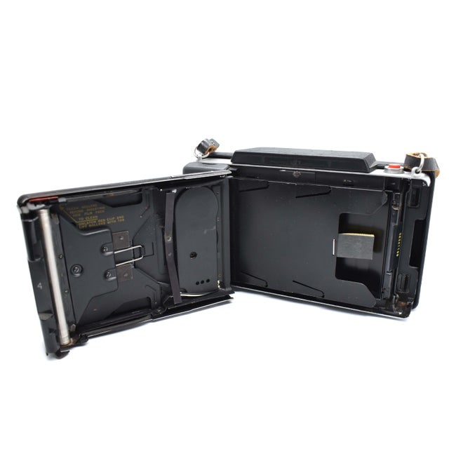 Mid 20th Century Foldable Polaroid Land Automatic Camera Model 350 With Clamshell Cover and Original Leather Shoulder Starp For Sale - Image 9 of 11