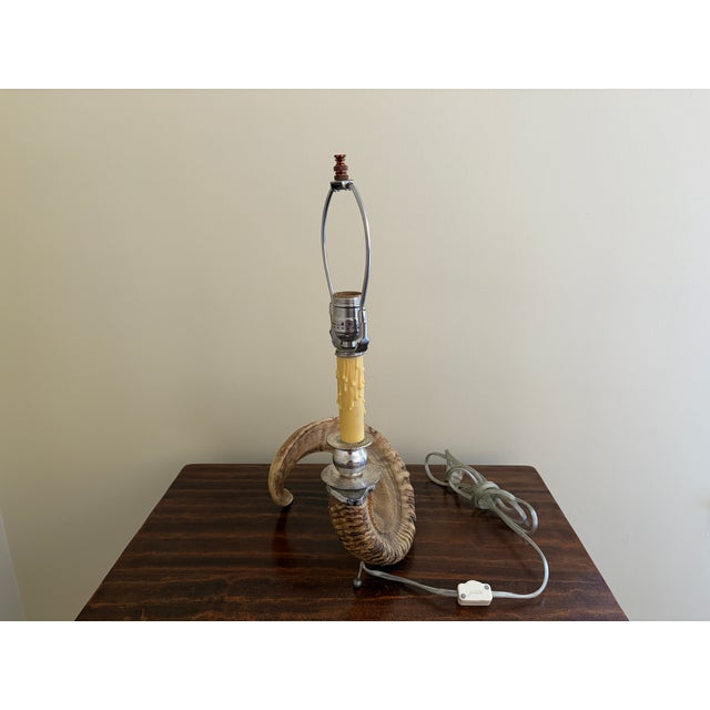 Vintage Ram’s Horn Table Lamp – Rustic English Country House Style Lighting For Sale - Image 9 of 10