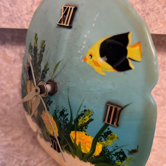 Mid 20th Century Hand Painted Sand Dollar Desk Clock For Sale In West Palm - Image 6 of 6