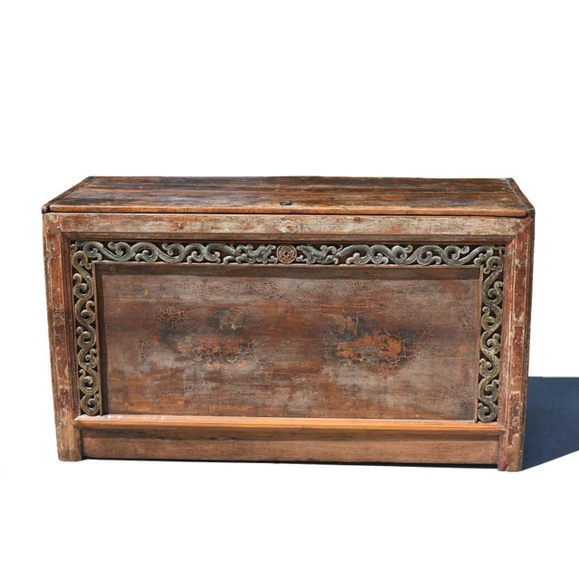 Early 19th Century Mongolian Chest With Foo Dogs Hand Painted All Original For Sale In Los Angeles - Image 6 of 16