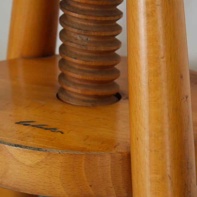 Mid-Century Modern Adjustable Swivel Fir Screw Stools, Italy, 1960s, Set of 2 For Sale - Image 9 of 12