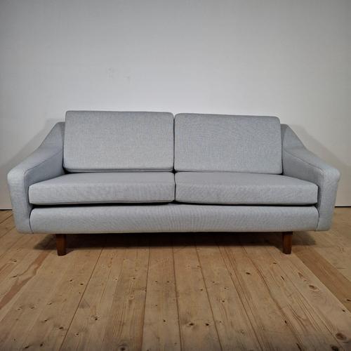 Mid-Century Modern 2-Seater Sofa in Upholstery from Kvadrat For Sale - Image 4 of 7