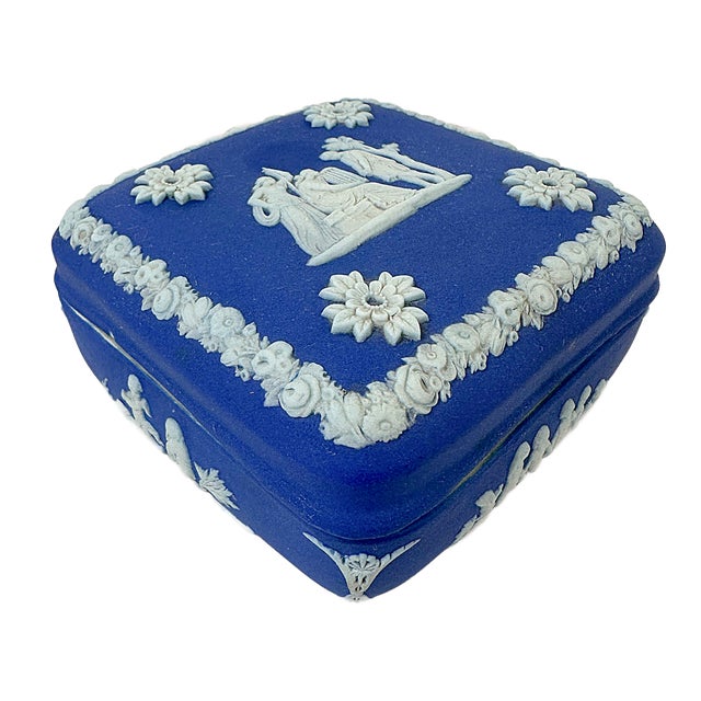 1940's Wedgwood Jasperware Neoclassical Lapis Blue Trinket Box For Sale