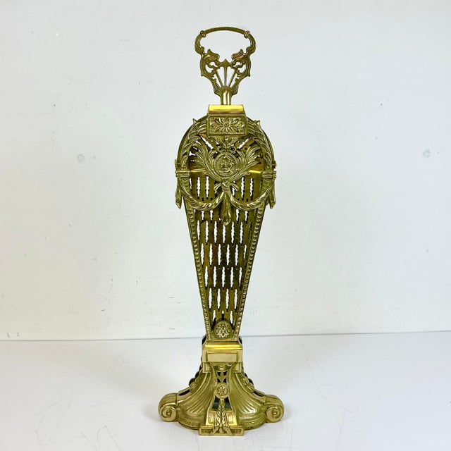 1950s Vintage English Edwardian Neoclassical Brass Peacock Fan Fireplace Screen. For Sale - Image 11 of 16