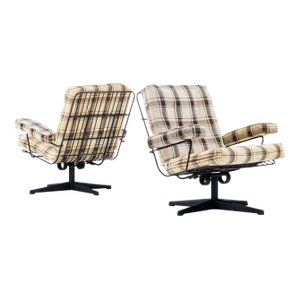 Mid Century Modern Iron Wire Swiveling Patio Chairs, circa 1960's - A Pair