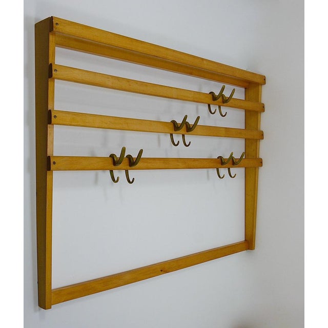 Carl Auböck Large Mid-Century Coat Rack in Beech with 8 Brass Hooks attributed to Carl Auböck, 1950s For Sale - Image 4 of 18