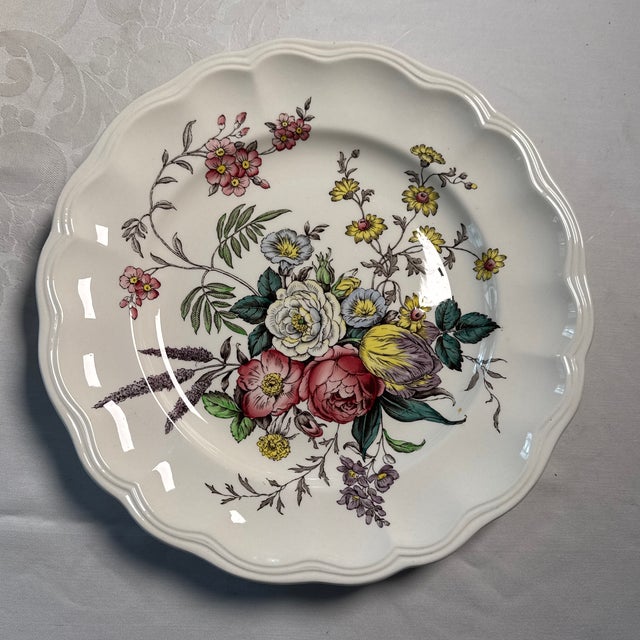 Copeland Spode “Gainsborough” Dinner Plate. 10.375" diameter. Excellent estate condition. 6 Available, combined shipping...