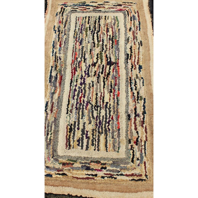Early 20th Century American Hooked Rug With Variegated Design in Black, Brown and Taupe 2'4"x5'2" For Sale - Image 5 of 7