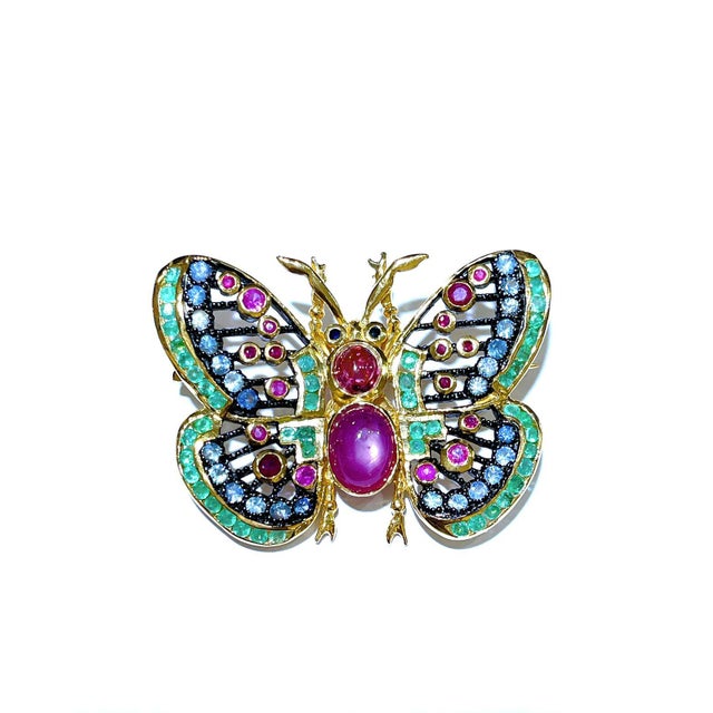 Traditional Bochic “Orient” Multi Sapphires & Ruby Brooch Set in 18k Gold & Silver For Sale - Image 3 of 4