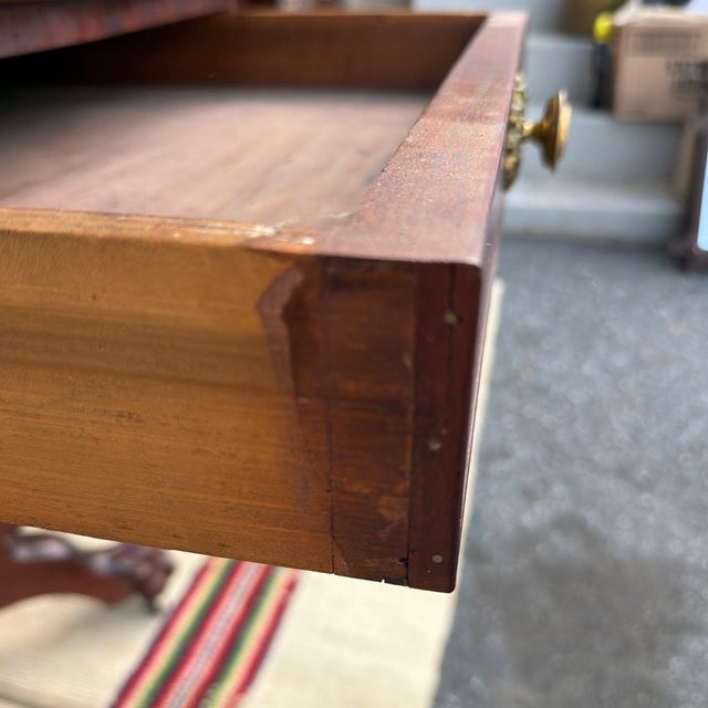 Early 19th Century Antique Philadelphia Neo-Classical Mahogany Drop Leaf Breakfast Table, Stamped "h.w", Circa 1810s For Sale - Image 5 of 12