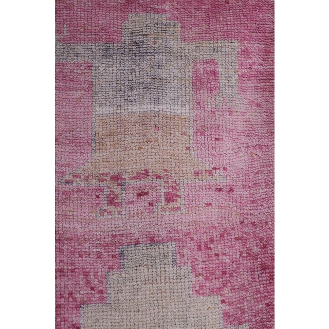 1960s Vintage Pink Turkish Herki Rug 2'12'' X 9'10'' For Sale In Philadelphia - Image 6 of 13
