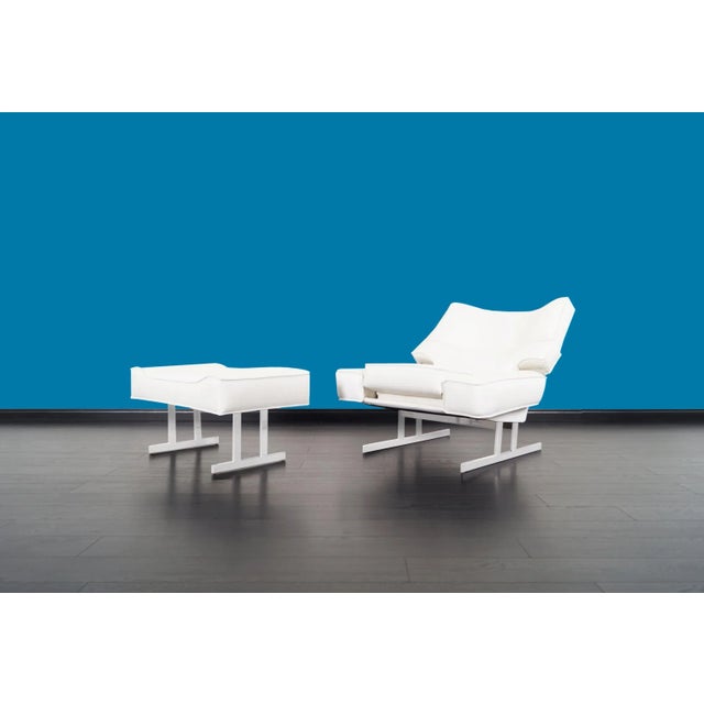 Milo Baughman Mid-Century Leather and Chrome Reclining Lounge Chair and Ottoman For Sale - Image 4 of 13